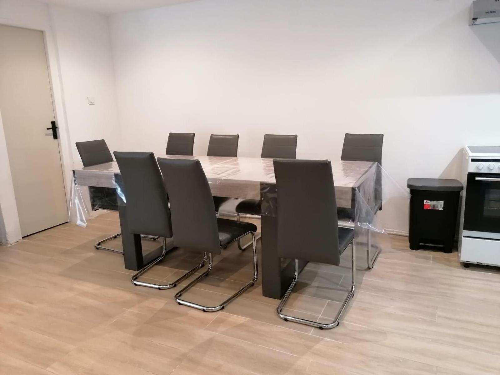 Maison Atypique 14 Couchages * La Crau